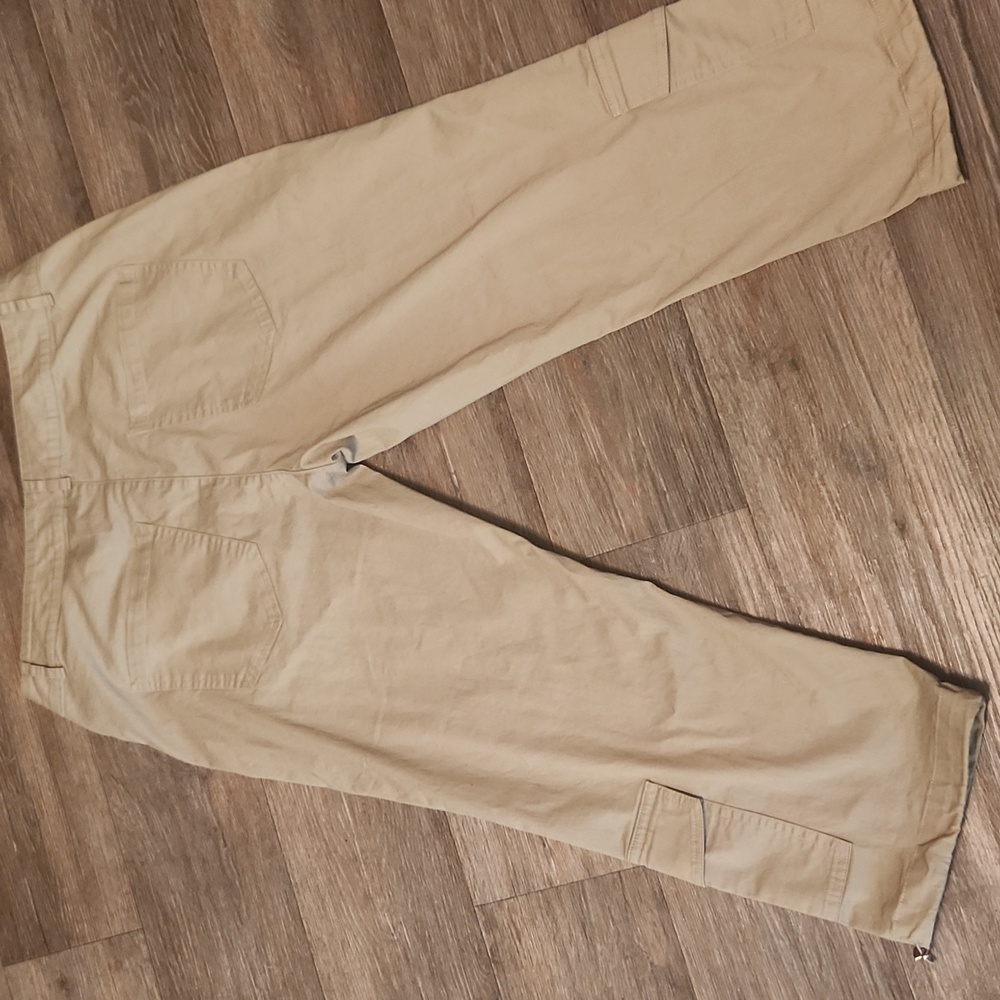 Ethyl Clothing Capris - Size 8 - Picture 9 of 12